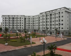 Tài trợ vốn dự án nhà cho người có thu nhập thấp góp phần đảm bảo an sinh xã hội. Trong ảnh: Nhà ở cho người có thu nhập thấp tại Khu đô thị Việt Hưng, Long Biên