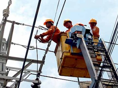 EVN có trách nhiệm kiểm tra, tính toán chênh lệch giá bán điện bình quân do biến động các thông số đầu vào cơ bản