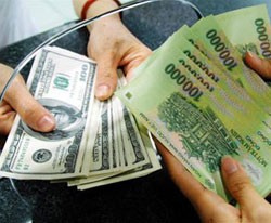 Tỷ giá: nóng bỏng chuyện cũ