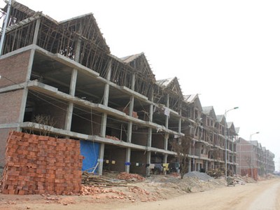 Tại Dự án Kim Chung - Di Trạch, nhiều ngôi nhà đã được xây thô