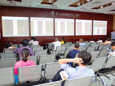 Tại ngày 13/8/2012, giá CP SBS đang ở mức 4.200 đồng/CP, tăng khoảng 40% so với đầu năm
