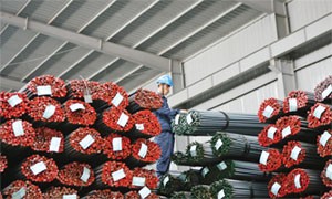 Các doanh nghiệp sản xuất thép trong nước đang gặp rất nhiều khó khăn