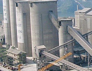 Doanh nghiệp xi măng đối mặt với nguy cơ mất thanh khoản