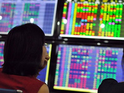 2013 có thể là năm may mắn đối với cổ phiếu ngân hàng lớn, nhưng có thể sẽ là năm hạn đối với cổ phiếu ngân hàng nhỏ.