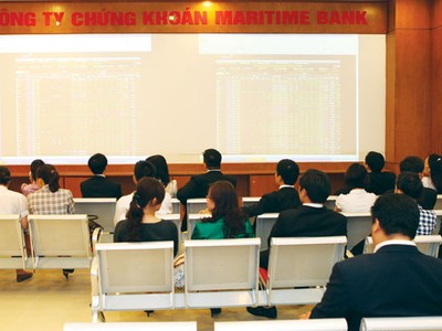  Ghế nóng ở CTCK