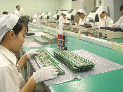Cứu DN: Khoanh nợ, giãn nợ để tiếp tục cho vay mới?