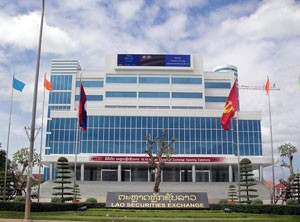 Tìm cơ hội ở TTCK Lào