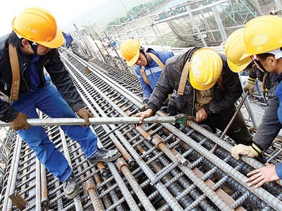 Tăng chi tiêu công để kích cầu