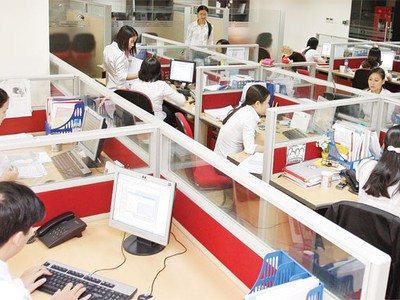 Sóng ngầm cắt giảm nhân sự ngân hàng