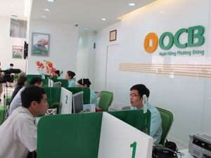 Khách hàng giao dịch tại OCB