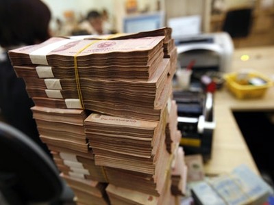 Hạ lãi suất... cho vui!