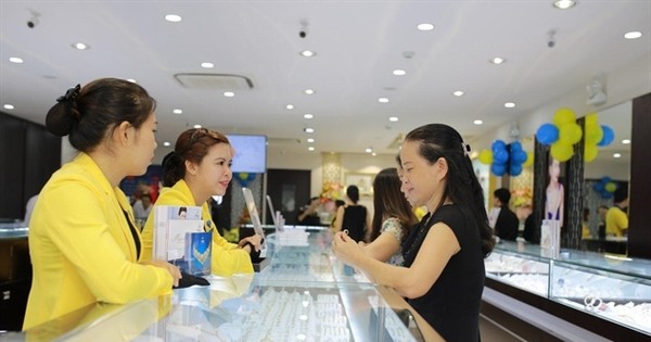 Con gái chủ tịch PNJ dự tính chi cả trăm tỷ mua cổ phiếu