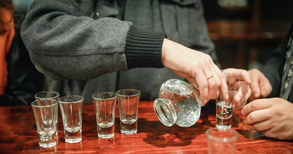 Truyền thông Nga: Vodka cũng phải bó tay, đây mới điều có thể chống lại virus corona