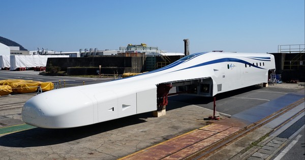 Nguyên mẫu tàu siêu tốc sạc không dây của Nhật