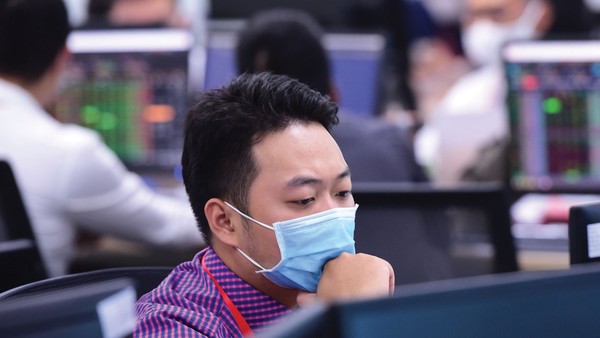 Cổ phiếu tin đồn hút vốn