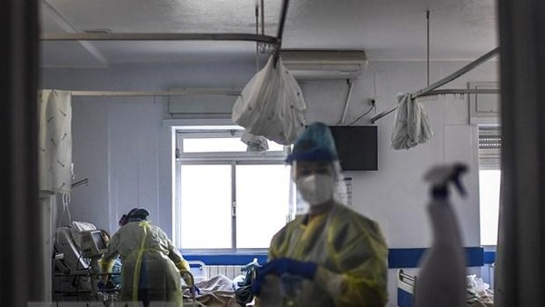 Các bệnh nhân COVID-19 tại Lisbon. (Ảnh: AFP/TTXVN).