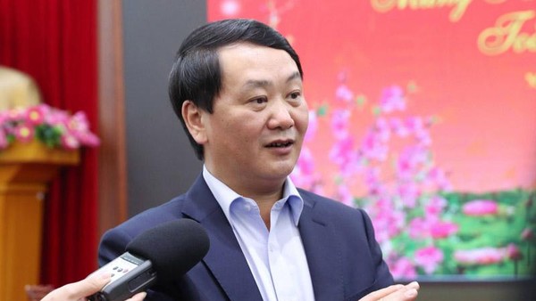 Phó chủ tịch, Tổng thư ký Ủy ban Trung ương Mặt trận Tổ quốc Việt Nam, ông Hầu A Lềnh.