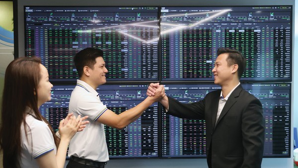 Thị trường ghi nhận không ít sóng mạnh đến từ nhóm cổ phiếu thoái vốn nhà nước.