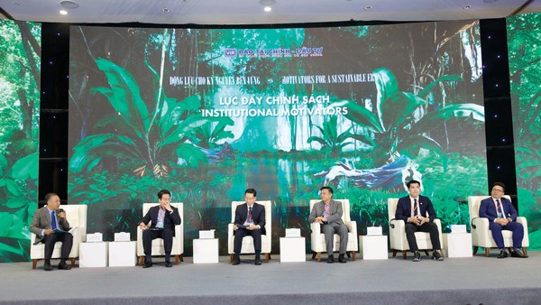 Các chuyên gia đánh giá, loạt chính sách mới về môi trường, kinh tế tuần hoàn và phân loại xanh đang tạo nền tảng quan trọng cho tăng trưởng xanh.