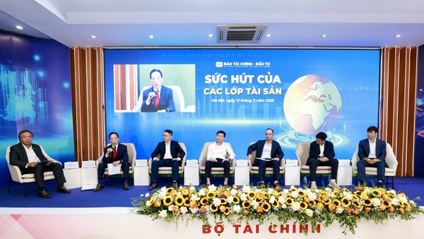 Phiên thảo luận tại Toạ đàm "Sức hút của các lớp tài sản". Ảnh: Chí Cường