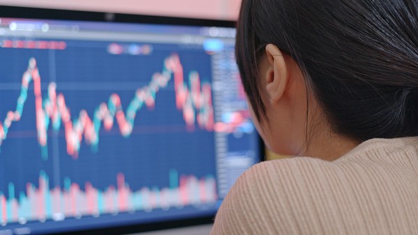 Giao dịch chứng khoán phiên sáng 12/12: Sức ép vẫn chưa dừng lại