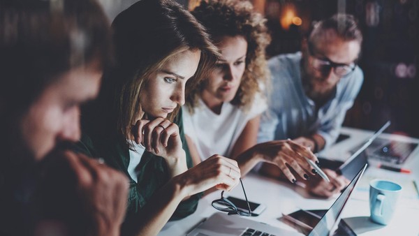 Giao dịch chứng khoán khối ngoại tuần 24-28/11: Tập trung gom cổ phiếu VNM và POW