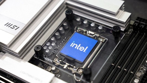 Nvidia rót 5 tỷ USD mua cổ phần của Intel theo thỏa thuận tháng 9