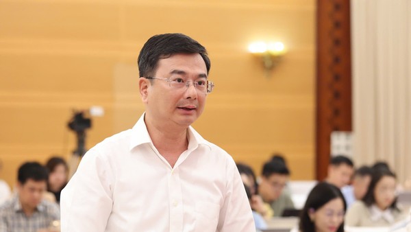Phó thống đốc NHNN Phạm Thanh Hà trao đổi với báo chí tại họp báo Chính phủ chiều 3/7