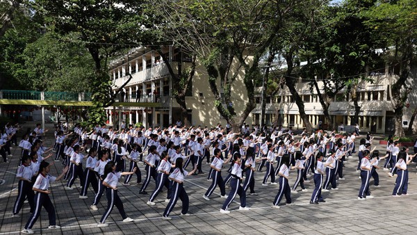 Tiếp sức học sinh trước kỷ lục đồng diễn Vovinam