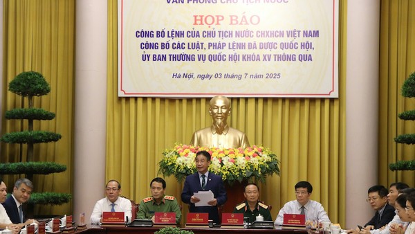 Văn phòng Chủ tịch nước họp báo công bố lệnh của Chủ tịch nước về các luật mới được Quốc hội thông qua - Ảnh: TV. 