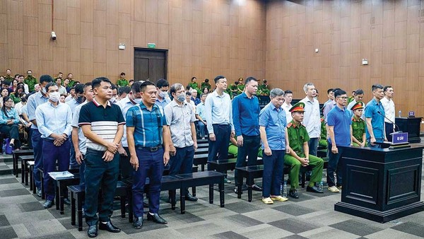 Các bị cáo bị truy tố trước tòa