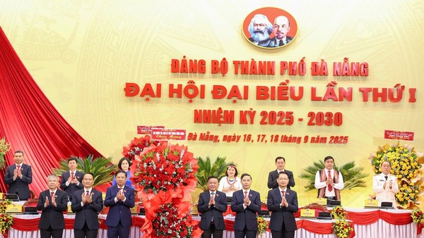 Đồng chí Trần Cẩm Tú: Đà Nẵng quyết tâm gia nhập nhóm thành phố cạnh tranh toàn cầu 