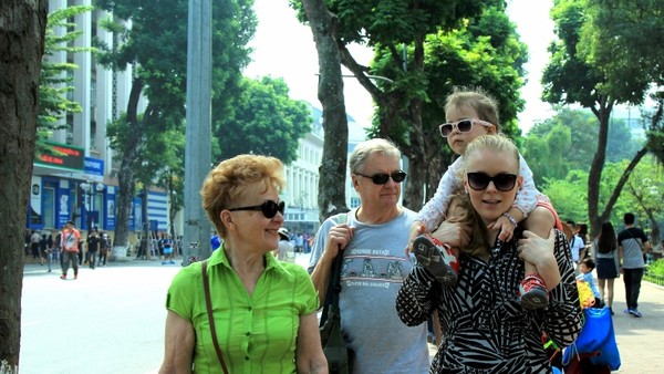 Khách quốc tế đến Việt Nam tăng hơn 21% sau 10 tháng, doanh thu du lịch lữ hành nhiều địa phương tăng mạnh