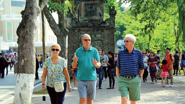 Du lịch Việt Nam lập kỷ lục mới, đón trên 19 triệu lượt khách quốc tế trong 11 tháng 