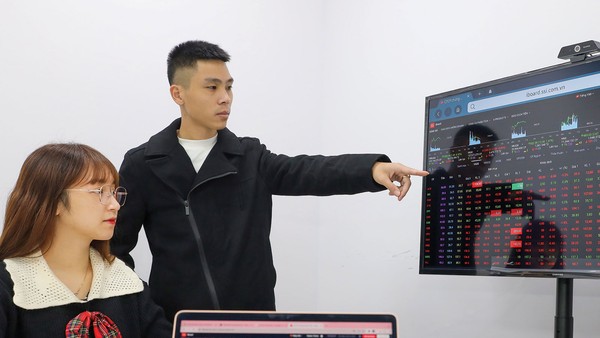 Dòng tiền đang thăm dò vùng đáy ngắn hạn của VN-Index