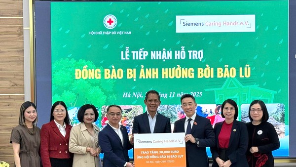 Siemens Caring Hands quyên góp 30.000 EUR hỗ trợ khắc phục hậu quả lũ lụt và sạt lở đất tại Việt Nam