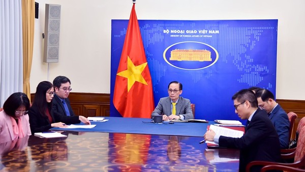 Quang cảnh buổi điện đàm.