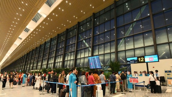 Bên trong Nhà ga hành khách T3, Cảng hàng không quốc tế Tân Sơn Nhất. 