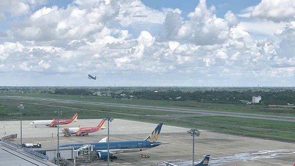 Vị trí quy hoạch Khu thương mại tự do và Tổ hợp công nghiệp, logistics, khoa học - công nghệ, đổi mới sáng tạo, đô thị đều gắn với Cảng hàng không quốc tế Cần Thơ. Trong ảnh: Cảng hàng không quốc tế Cần Thơ