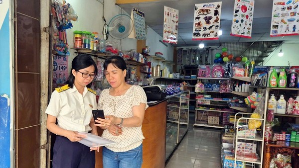  UBND TP.HCM yêu cầu các sở, ngành và địa phương chủ động hỗ trợ hộ, cá nhân kinh doanh.