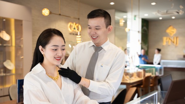 Sau một tuần điều chỉnh phương thức thanh toán, tình hình kinh doanh của PNJ ra sao?