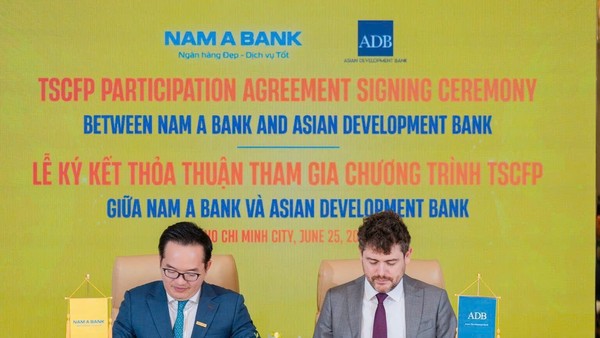 Đại diện Nam A Bank và ADB ký kết Thỏa thuận Ngân hàng phát hành (Issuing Bank Agreement - IBA)