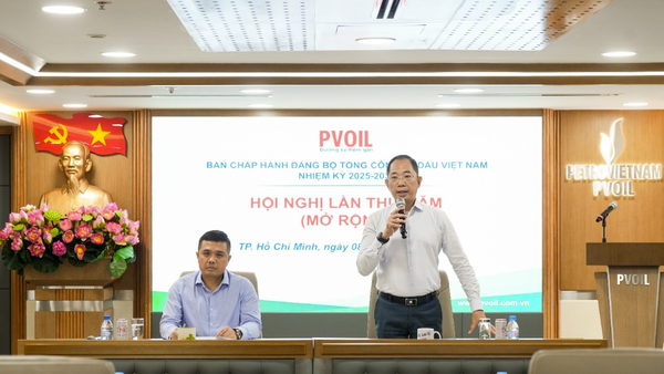 Ông Cao Hoài Dương - Bí thư Đảng ủy, Chủ tịch HĐQT PVOIL chỉ đạo tại Hội nghị