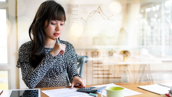 Thị trường tài chính 24h: Giá dầu hạ nhiệt, Bitcoin tăng tốc