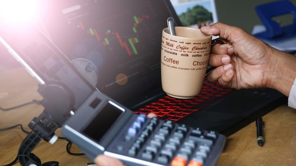 Giao dịch chứng khoán phiên sáng 31/3: Nhóm công ty chứng khoán có tín hiệu bật lên