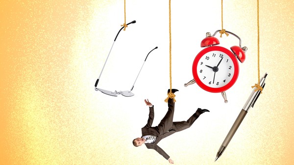 Thị trường tài chính 24h: Chứng khoán tiếp tục điều chỉnh, giá vàng thế giới tăng cao