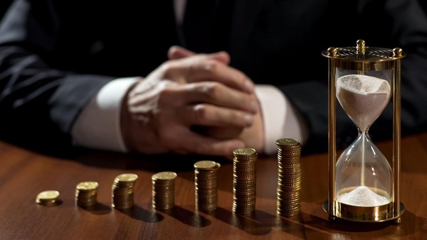 Thị trường tài chính 24h: Giá vàng thế giới tiếp tục giảm sâu
