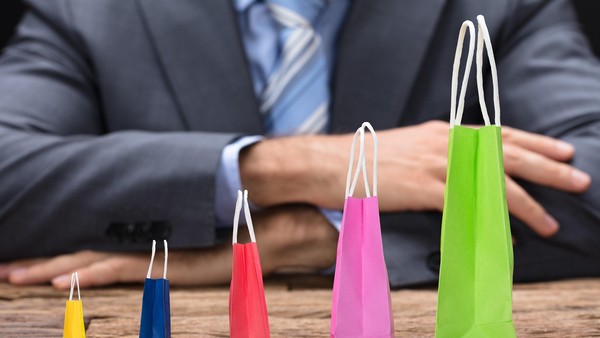 Thị trường tài chính 24h: Giá vàng tiếp tục giảm nhanh