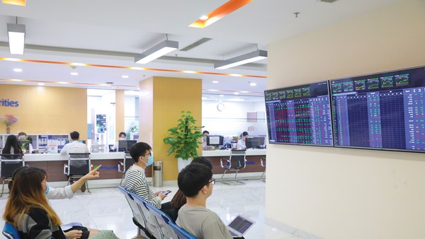 Nhà đầu tư dùng margin nhiều hơn, nhưng vẫn giữ lại lượng tiền mặt lớn. Đây là dấu hiệu của sự chủ động, chứ không phải liều lĩnh.