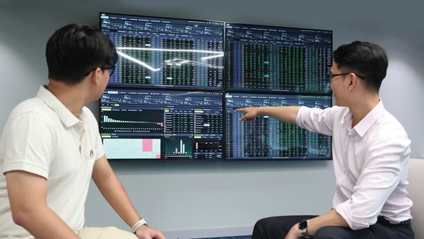 Khi nhu cầu vốn dài hạn gia tăng, thị trường vốn được kỳ vọng chia sẻ vai trò dẫn vốn với hệ thống ngân hàng.